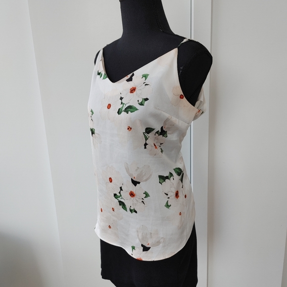 White floral cami - Picture 2 of 3